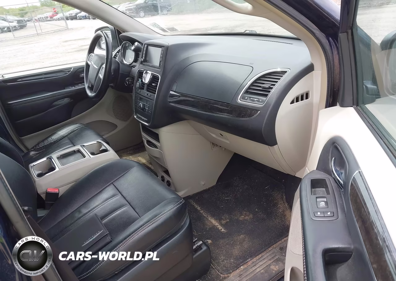 2015 Chrysler Town & Country Touring VIN:2C4RC1BG7FR711644 - 5