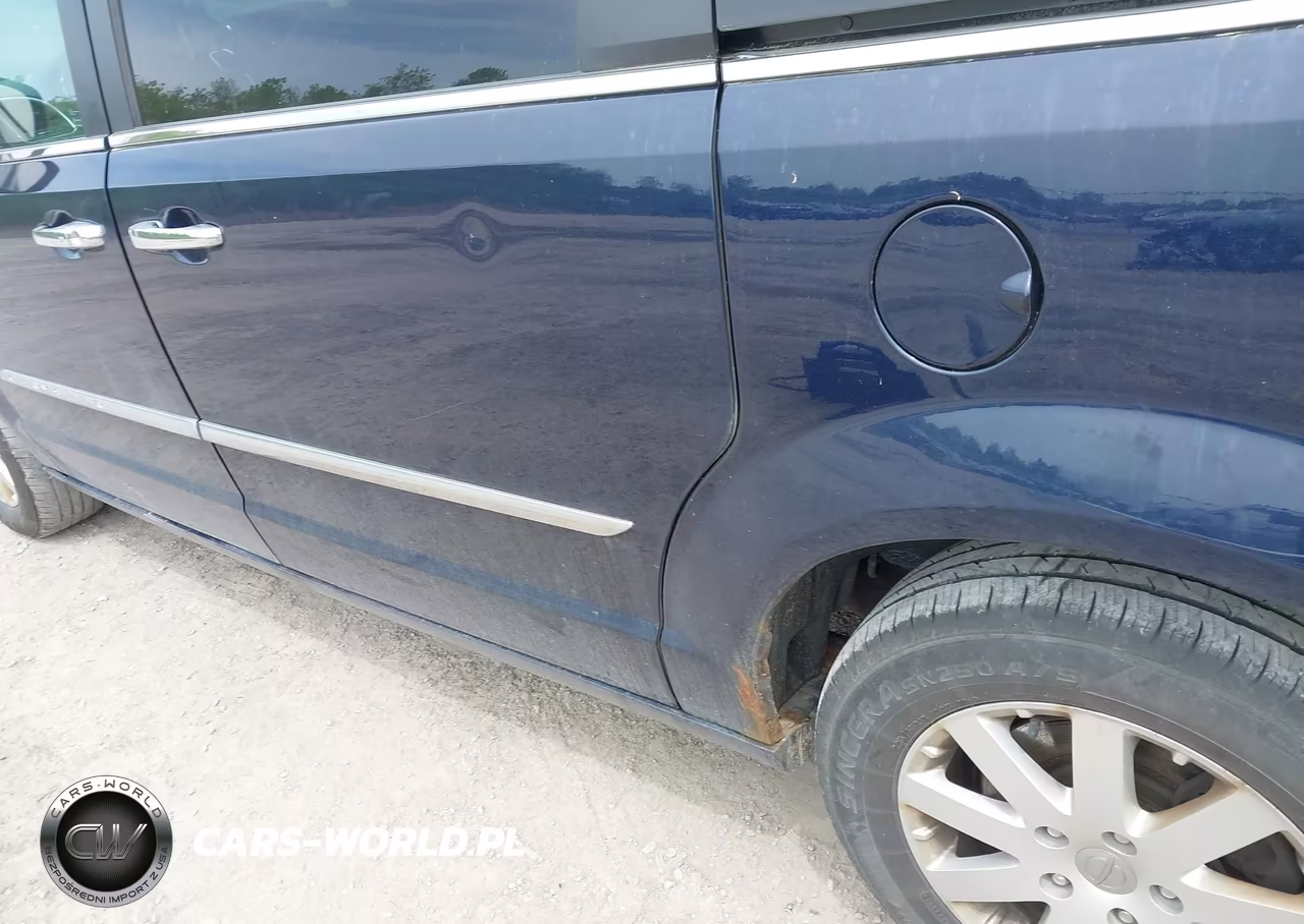 2015 Chrysler Town & Country Touring VIN:2C4RC1BG7FR711644 - 6