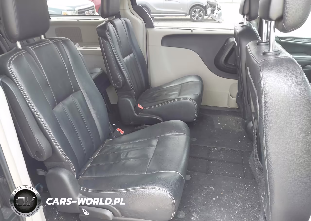 2015 Chrysler Town & Country Touring VIN:2C4RC1BG7FR711644 - 8