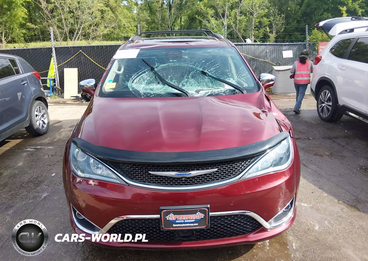 2019 Chrysler Pacifica Limited VIN:2C4RC1GG1KR549187 - 12
