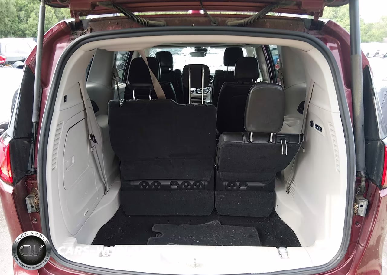 2019 Chrysler Pacifica Limited VIN:2C4RC1GG1KR549187 - 17