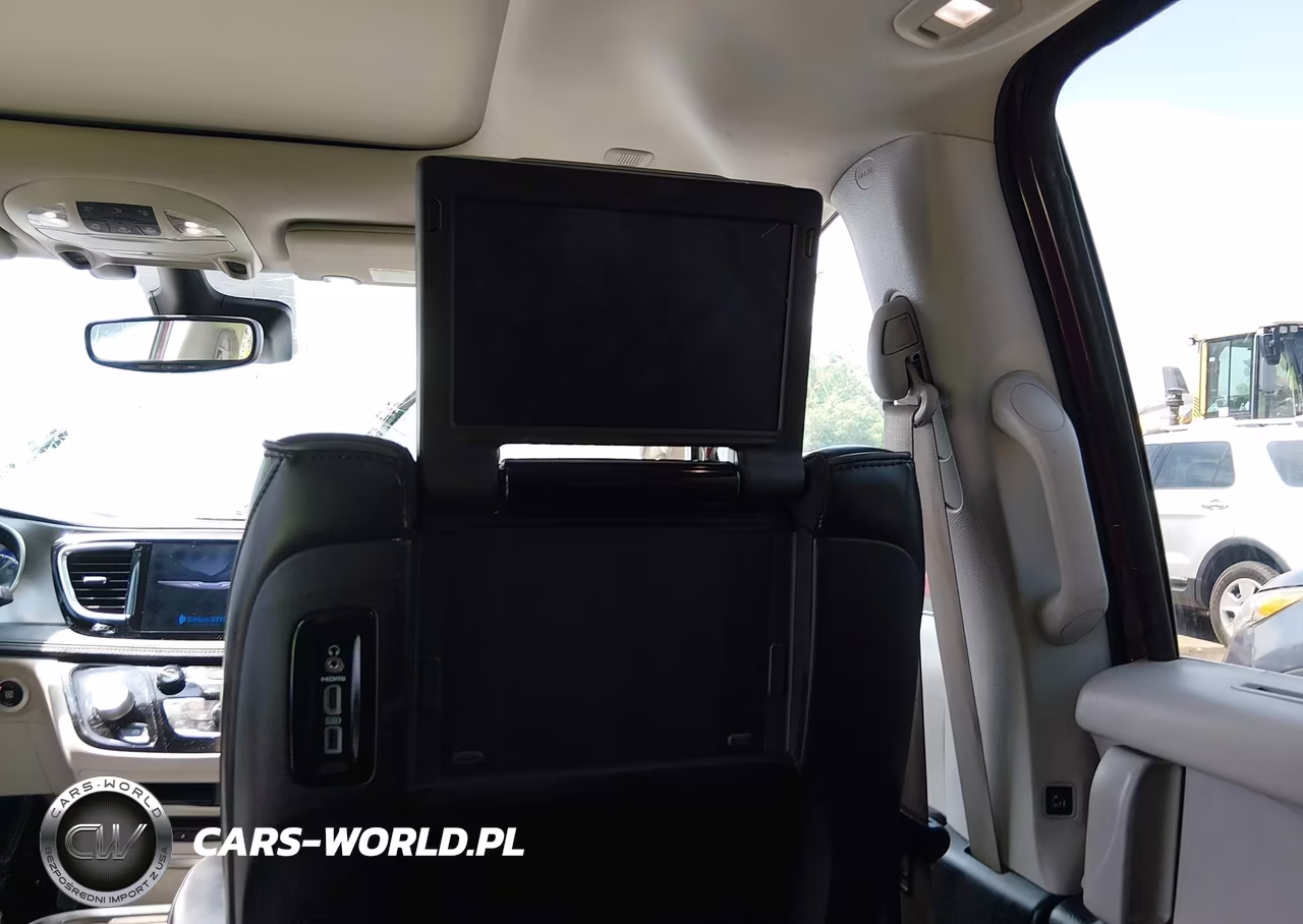 2019 Chrysler Pacifica Limited VIN:2C4RC1GG1KR549187 - 19