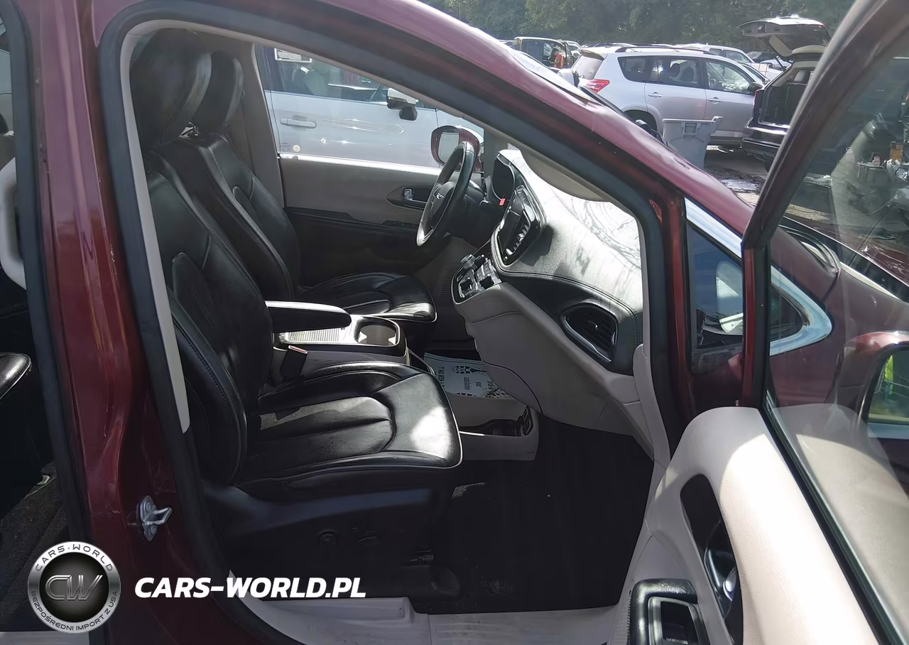 2019 Chrysler Pacifica Limited VIN:2C4RC1GG1KR549187 - 5