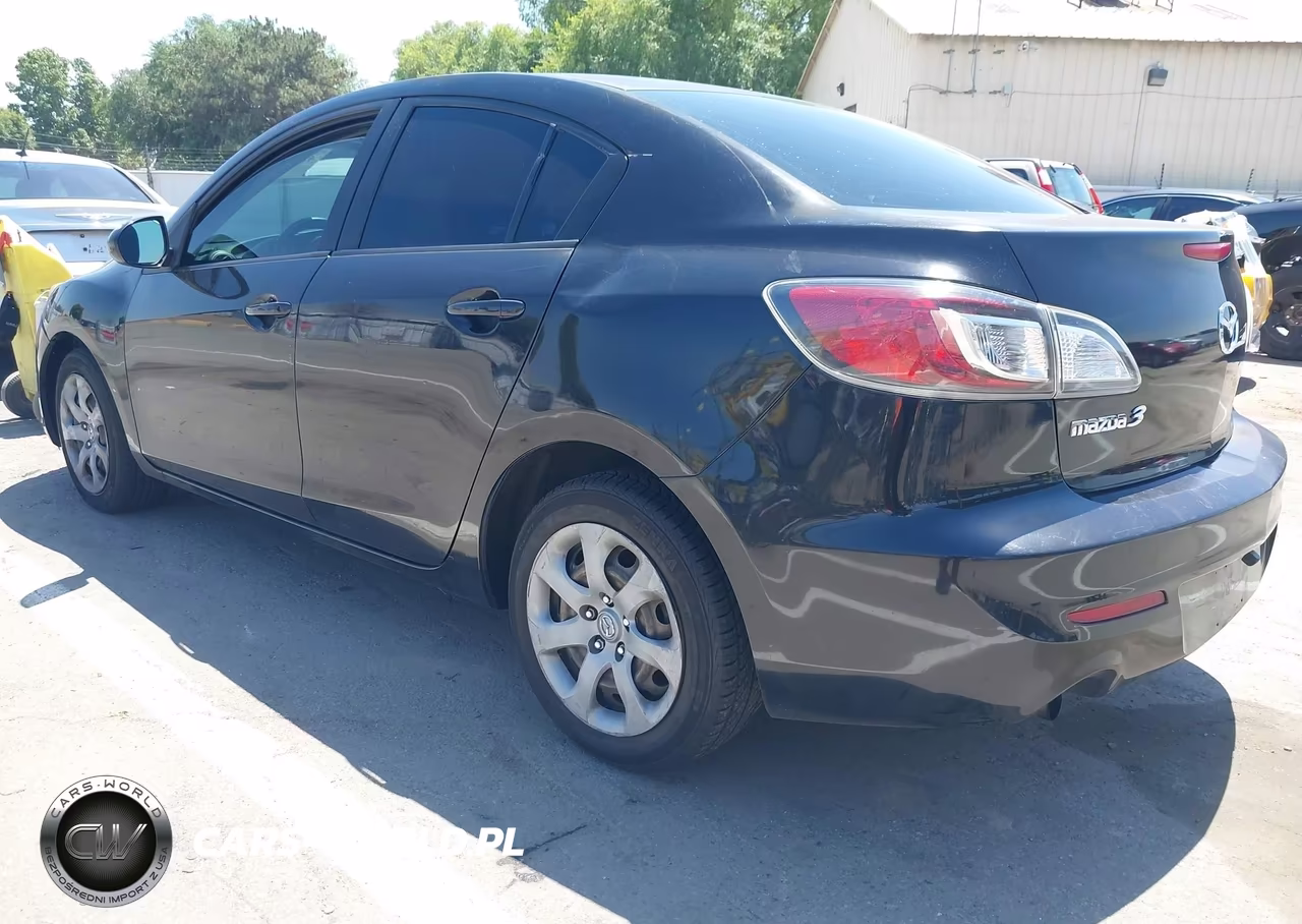 2013 Mazda Mazda3 I Sport VIN:JM1BL1UP5D1762219 - 3