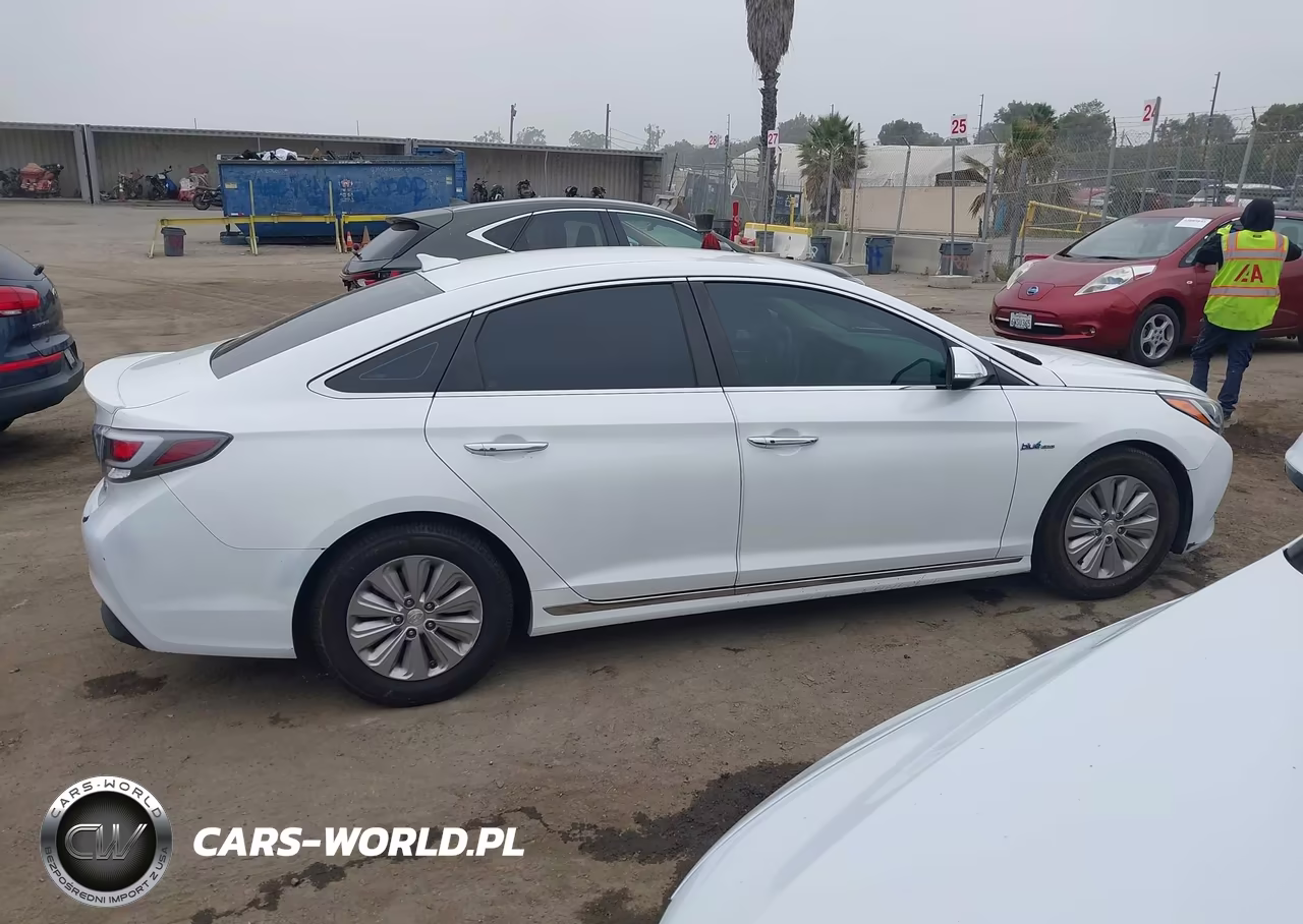 2017 Hyundai Sonata Hybrid Se VIN:KMHE24L16HA059230 - 13