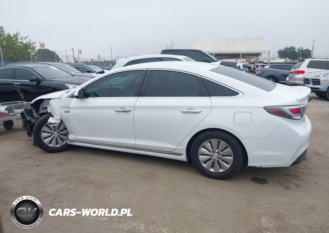 2017 Hyundai Sonata Hybrid Se VIN:KMHE24L16HA059230 - 14