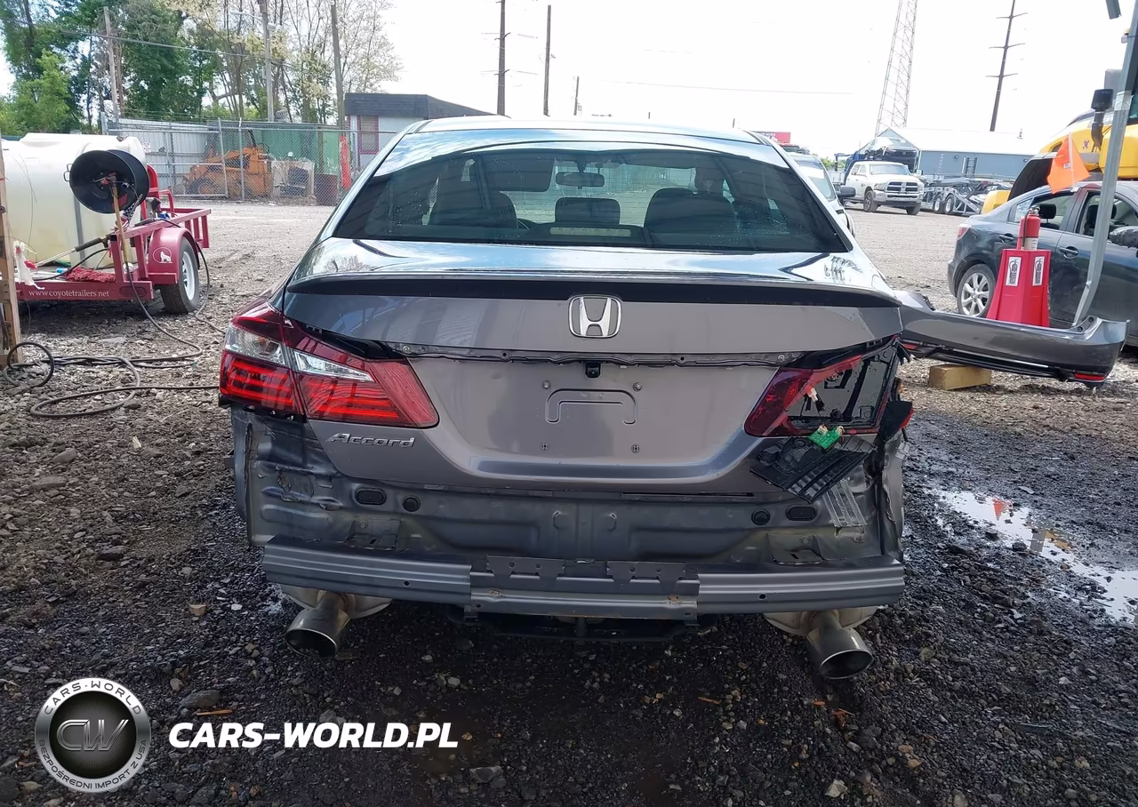 2016 Honda Accord Sport VIN:1HGCR2F5XGA178019 - 17