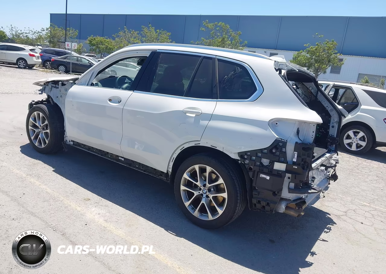 2022 BMW X5 xDrive40I VIN:5UXCR6C02N9N09817 - 3
