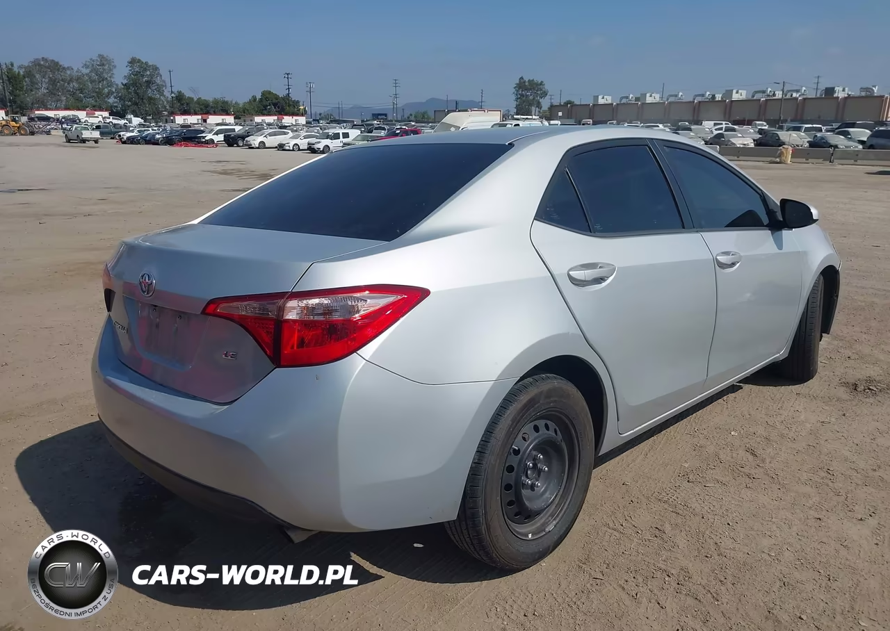 2019 Toyota Corolla Le VIN:5YFBURHE4KP890173 - 4