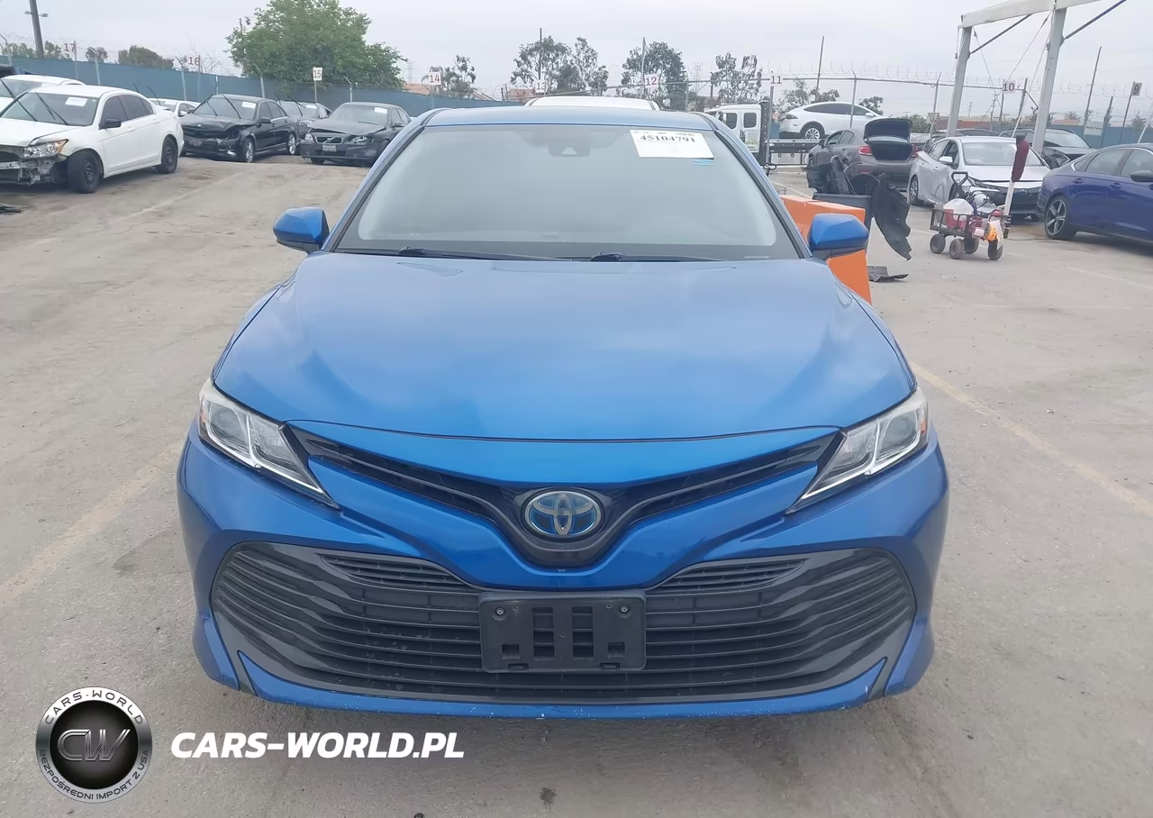 2020 Toyota Camry Le Hybrid VIN:4T1C31AK0LU011731 - 13