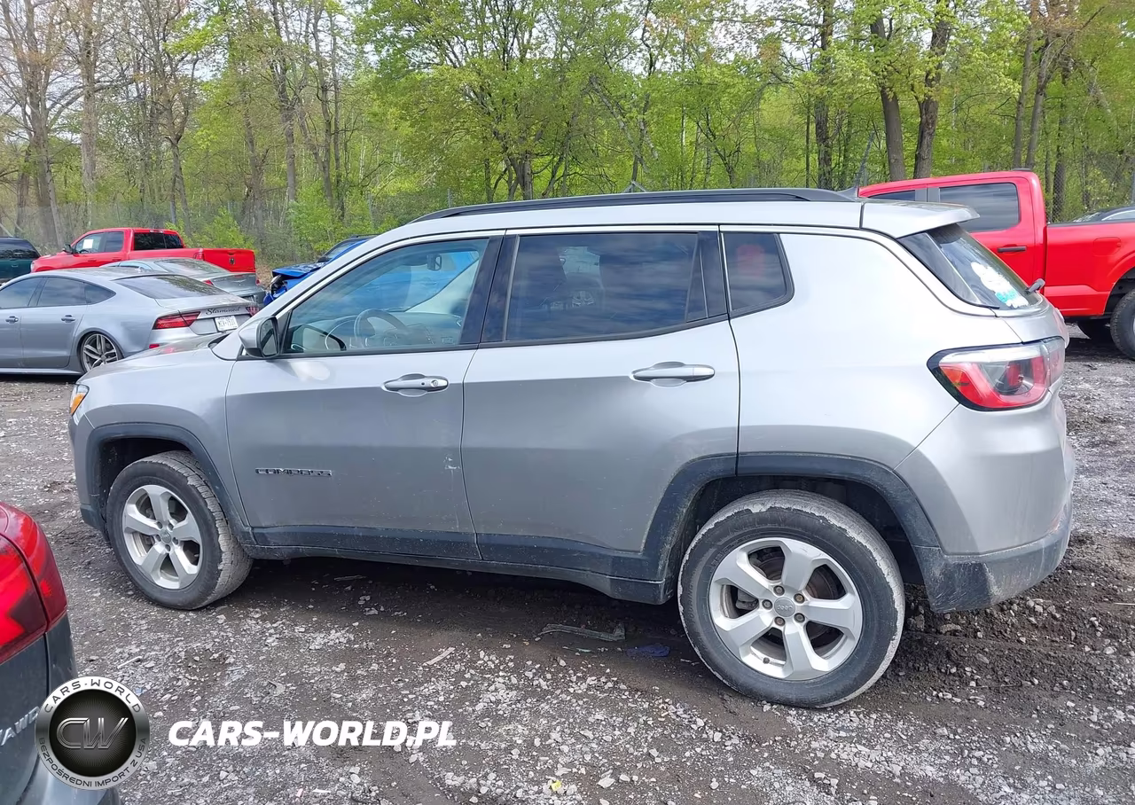 2019 Jeep Compass Latitude 4X4 VIN:3C4NJDBB2KT670308 - 14