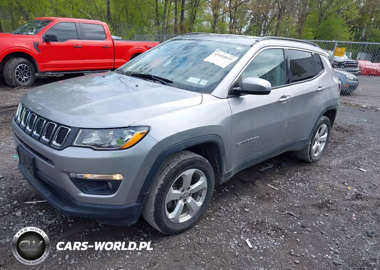 2019 Jeep Compass Latitude 4X4 VIN:3C4NJDBB2KT670308 - 2