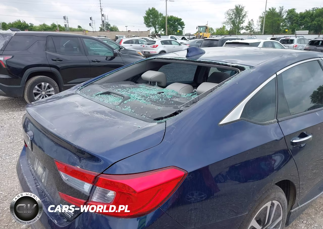 2019 Honda Accord Hybrid Touring VIN:1HGCV3F98KA010795 - 6