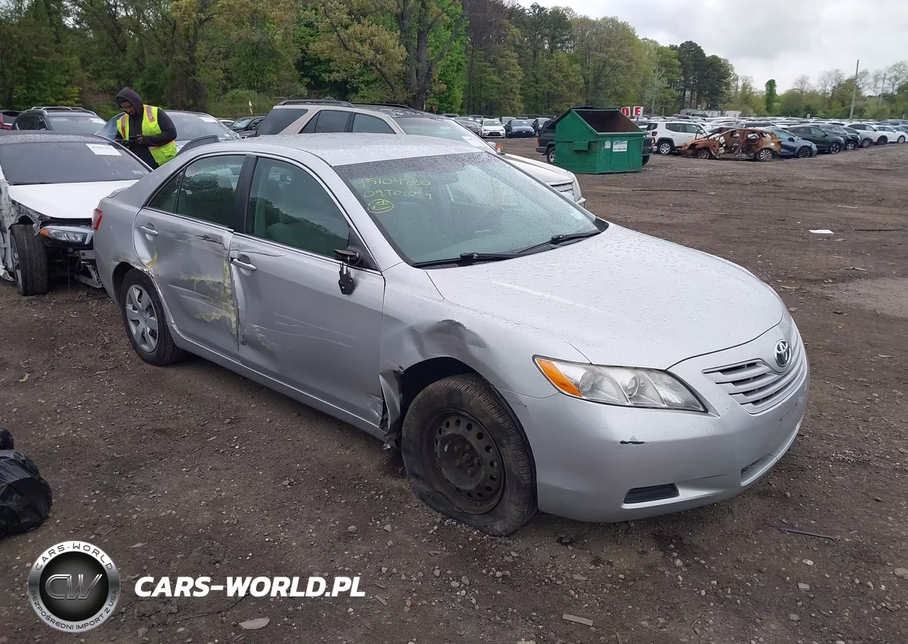 2009 Toyota Camry Le – zdjęcie 1 z 16