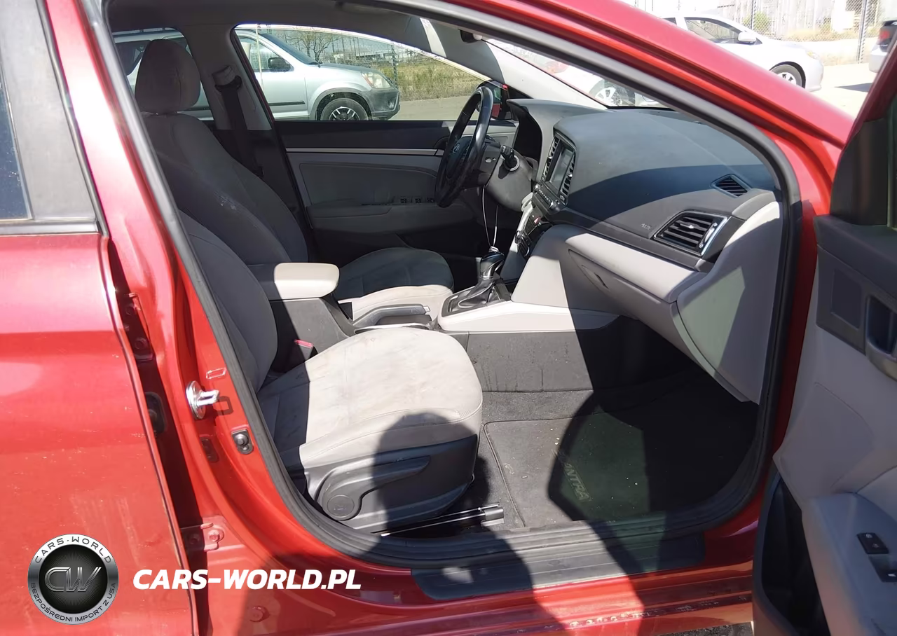 2018 Hyundai Elantra Value Edition VIN:5NPD84LF9JH401486 - 5