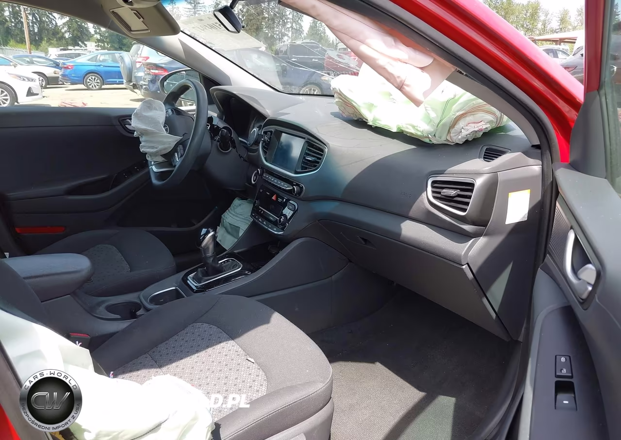 2019 Hyundai Ioniq Hybrid Blue VIN:KMHC65LC3KU171024 - 5