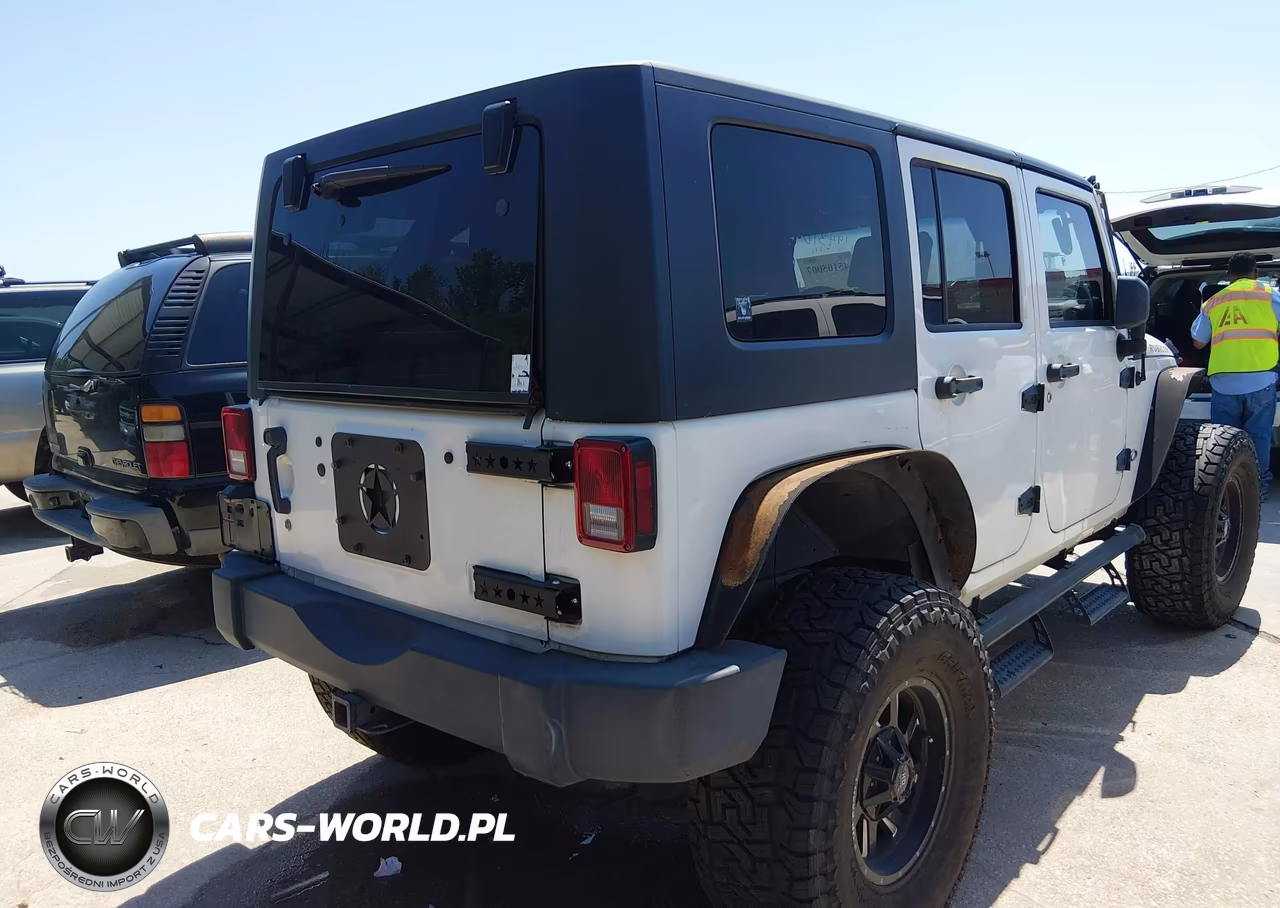 2007 Jeep Wrangler Unlimited Rubicon VIN:1J8GA69117L194310 - 4