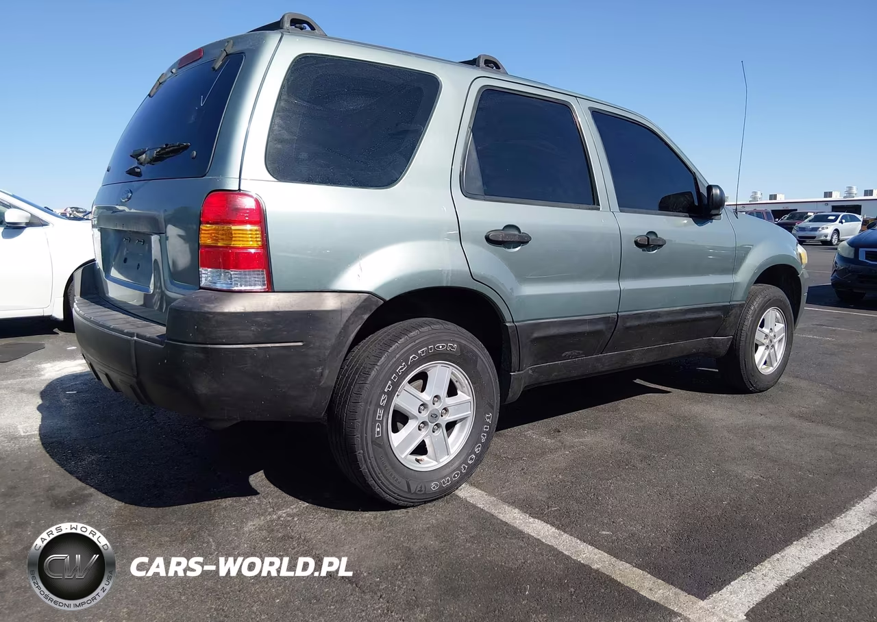 2005 Ford Escape Xls VIN:1FMYU92Z15KA74896 - 4