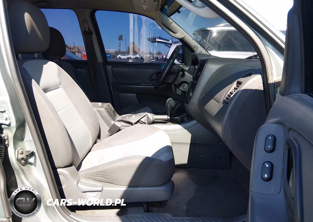 2005 Ford Escape Xls VIN:1FMYU92Z15KA74896 - 5