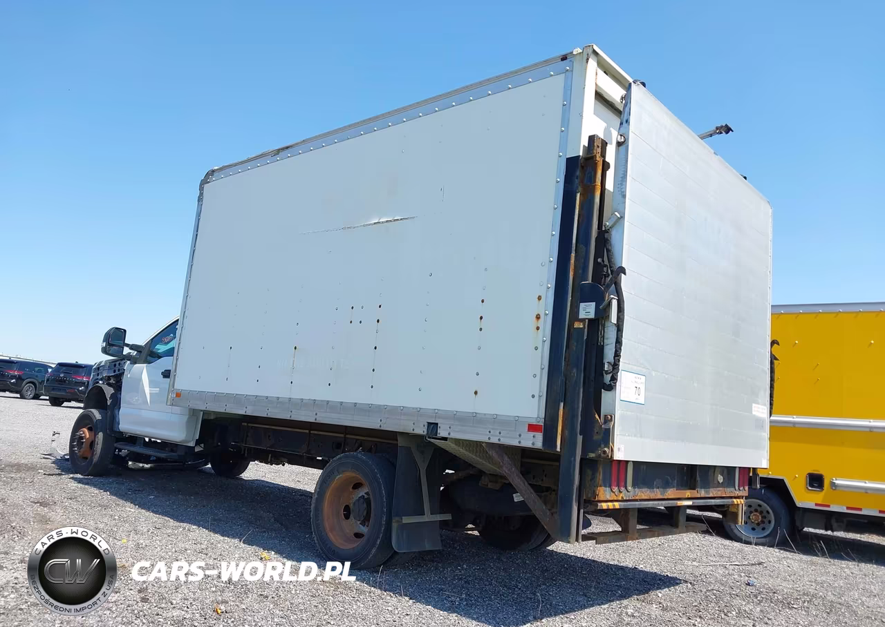 2018 Ford F-450 Chassis Xl VIN:1FDTF4GY3JEC68796 - 3