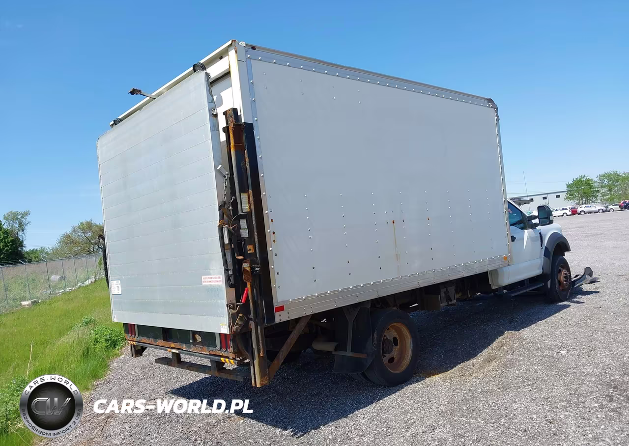 2018 Ford F-450 Chassis Xl VIN:1FDTF4GY3JEC68796 - 4