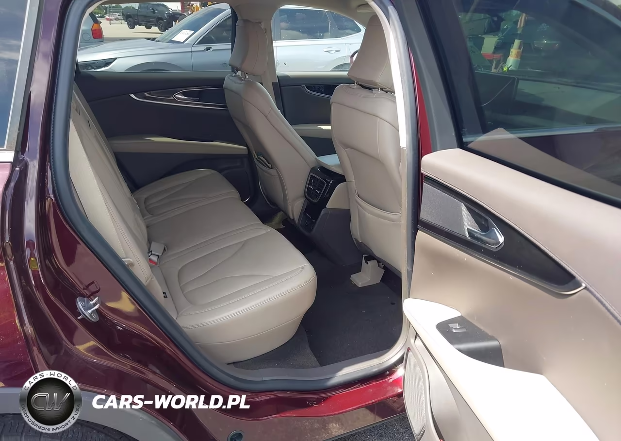 2022 Lincoln Nautilus Standard VIN:2LMPJ6J94NBL08144 - 8