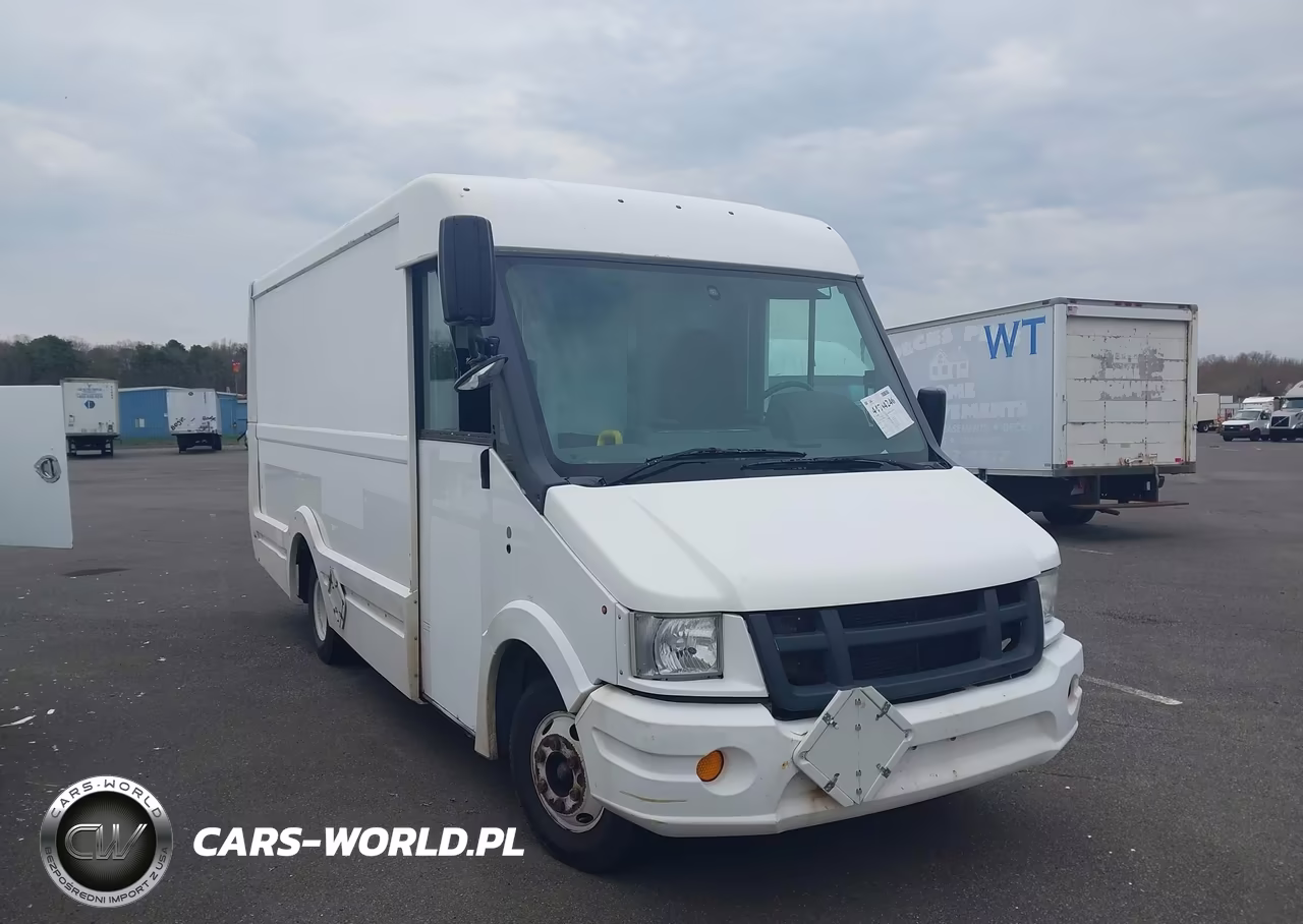 2013 Isuzu Commercial Van