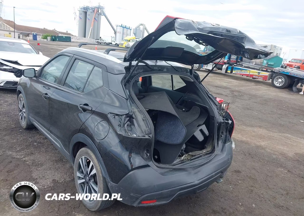 2018 Nissan Kicks Sr VIN:3N1CP5CU4JL506054 - 13