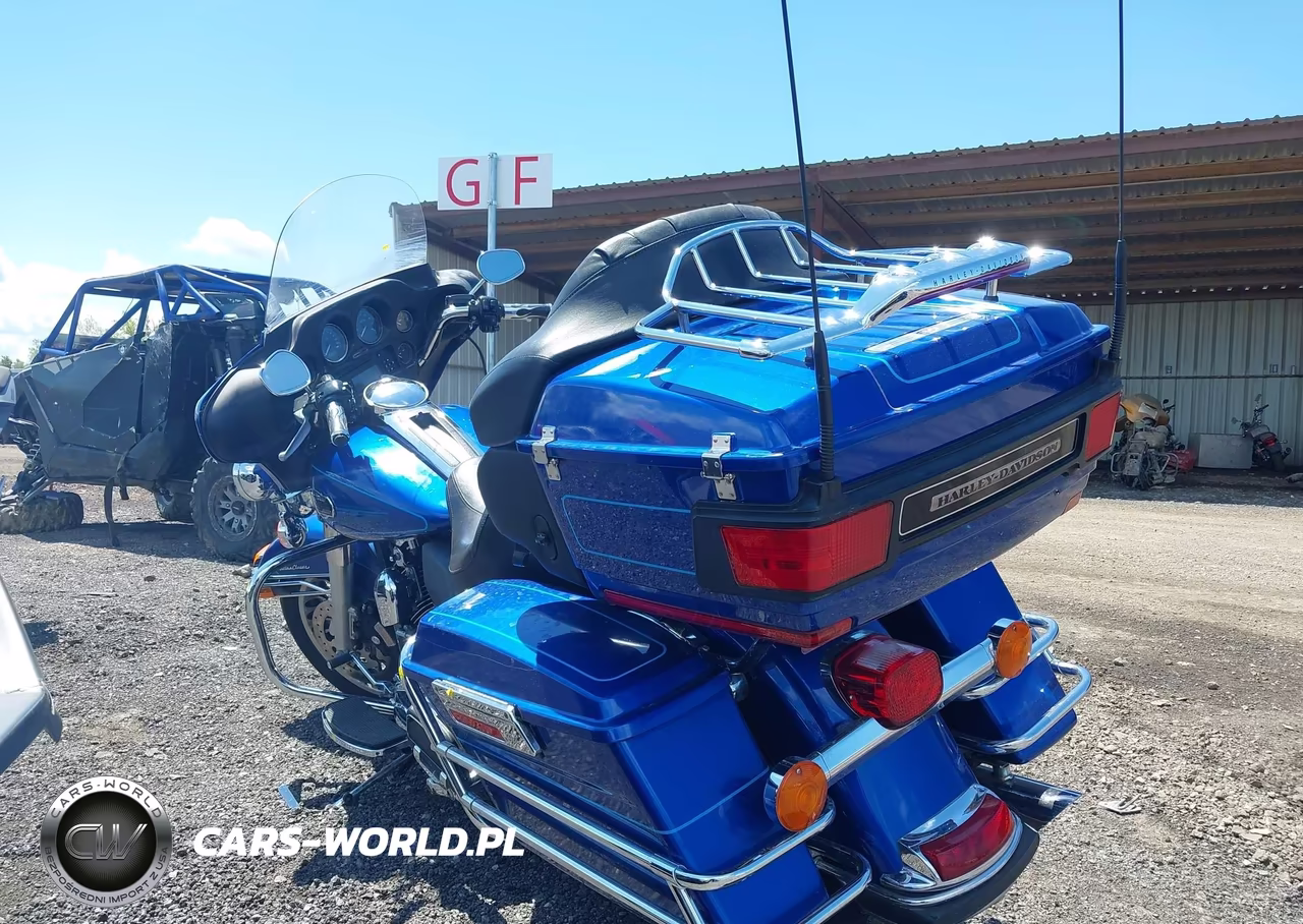 2009 Harley-Davidson Flhtcu VIN:1HD1FC4139Y624329 - 3