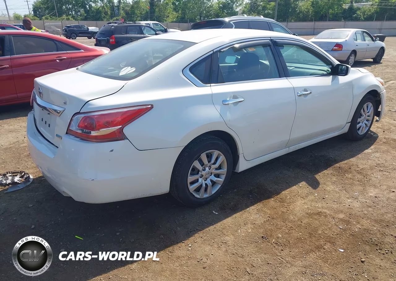 2013 Nissan Altima 2.5 S VIN:1N4AL3AP9DN465173 - 4