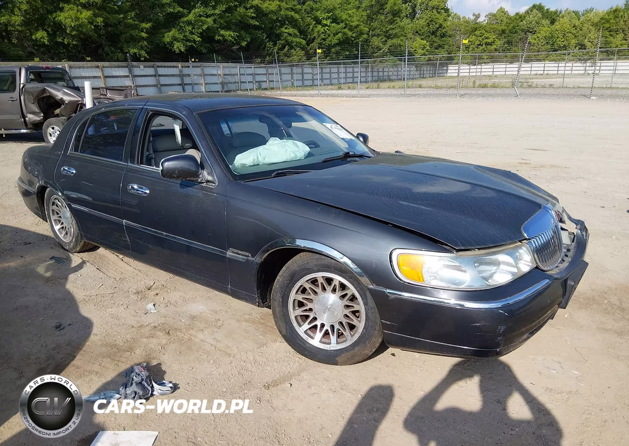 2000 Lincoln Town Car Signature