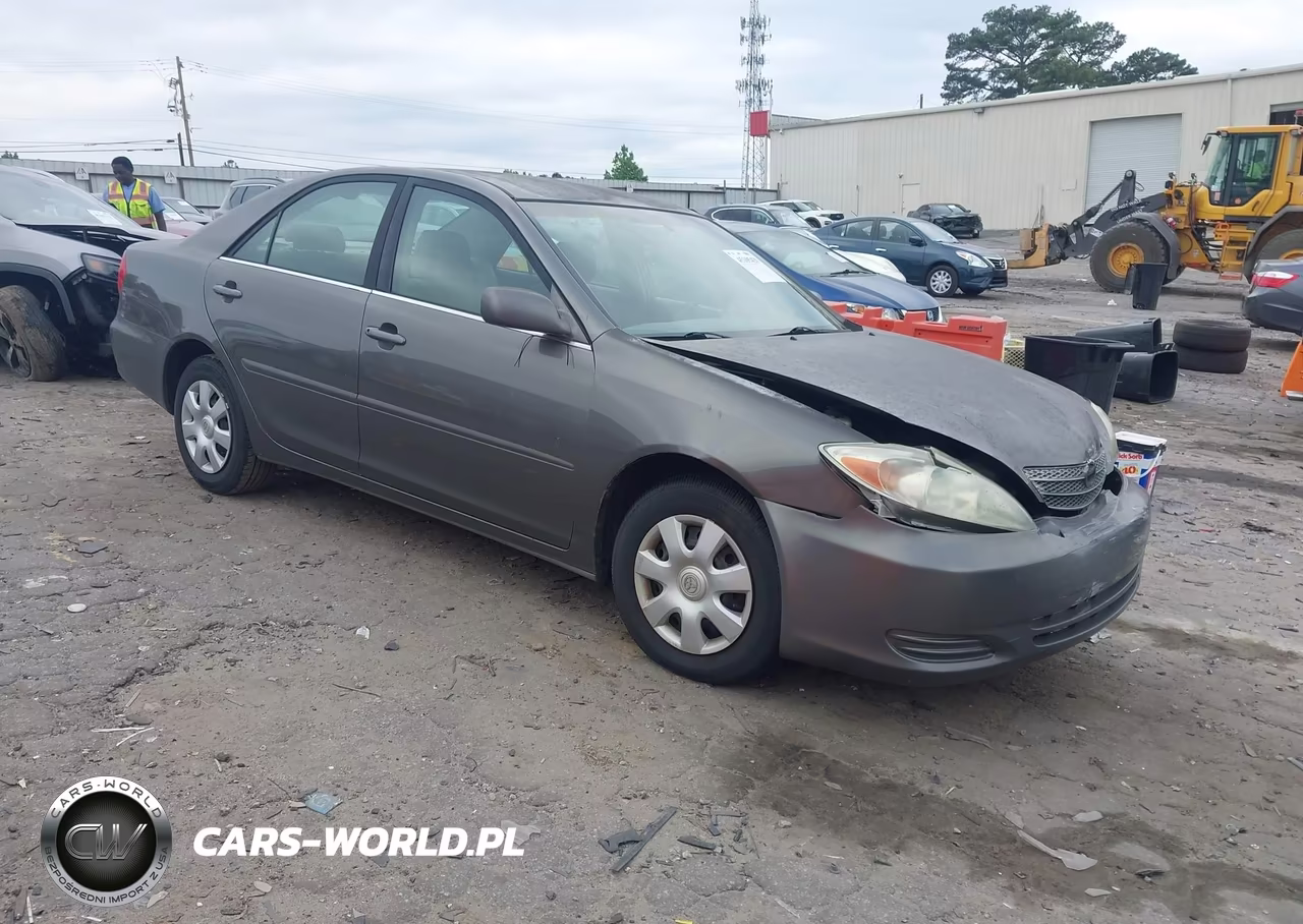 2004 Toyota Camry Le – zdjęcie 1 z 16
