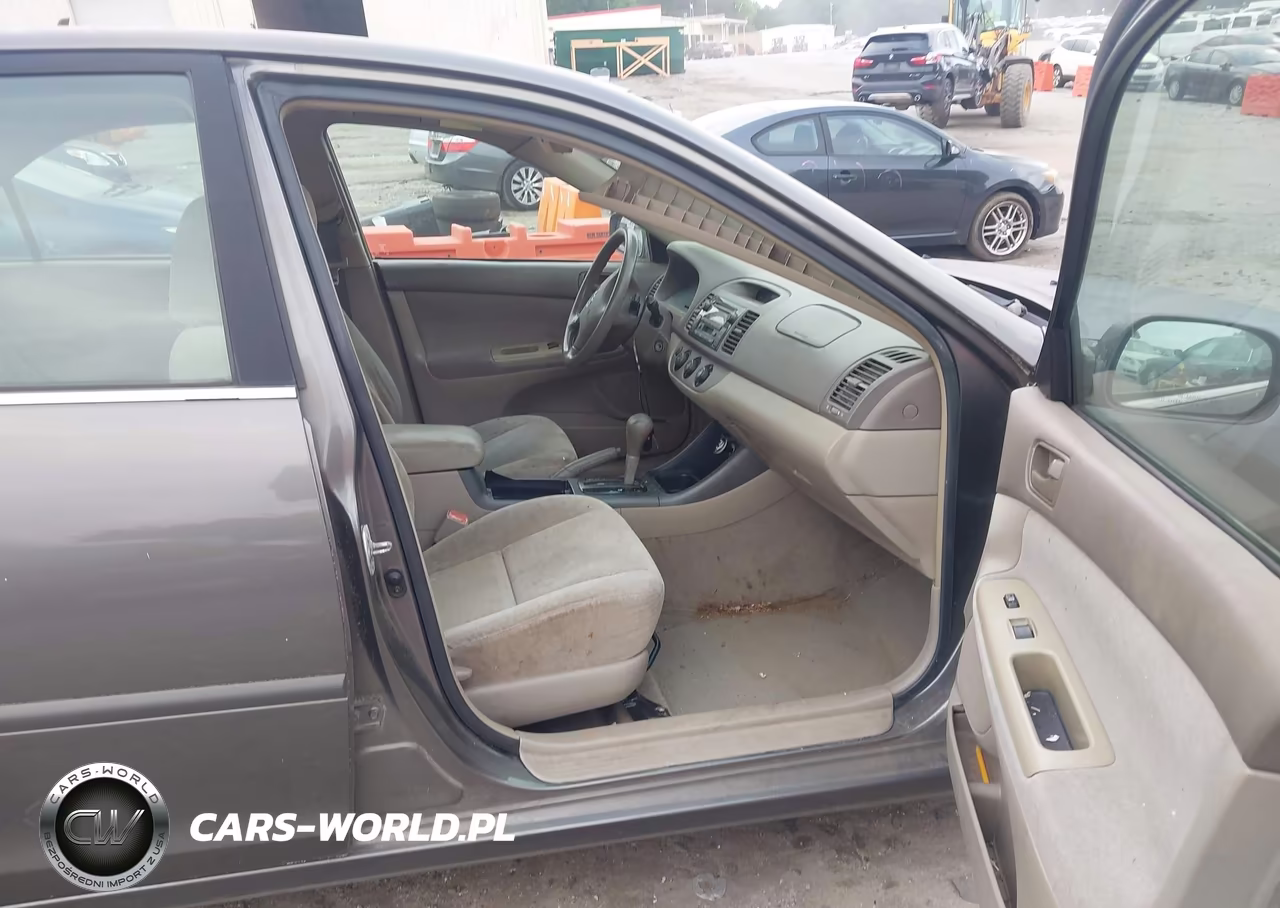2004 Toyota Camry Le VIN:4T1BE32K94U914719 - 5