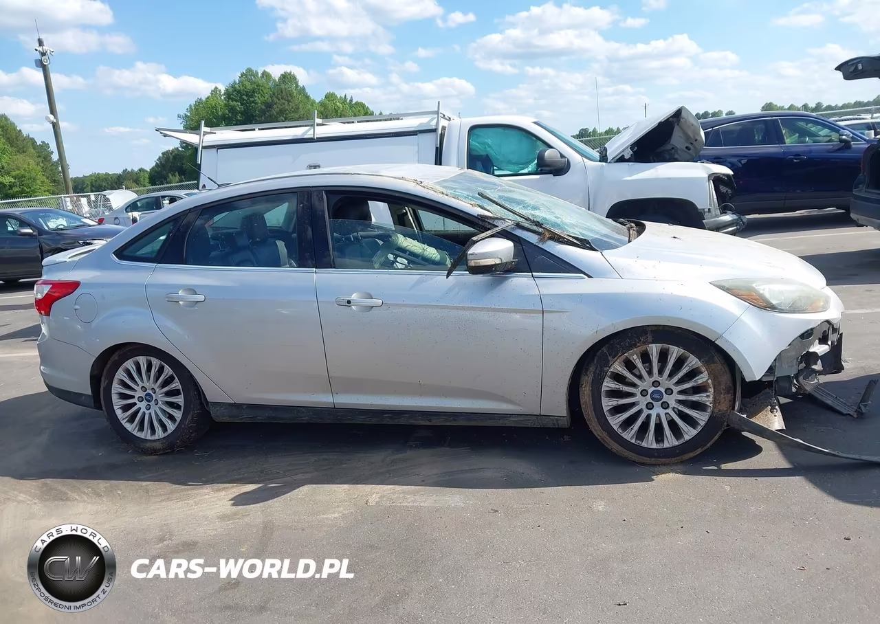 2012 Ford Focus Titanium VIN:1FAHP3J23CL479846 - 12