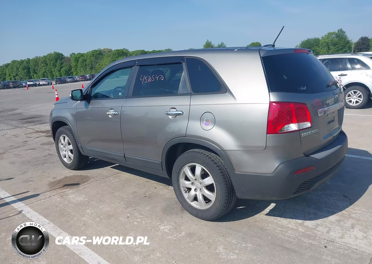 2012 Kia Sorento Lx VIN:5XYKT3A11CG216897 - 3