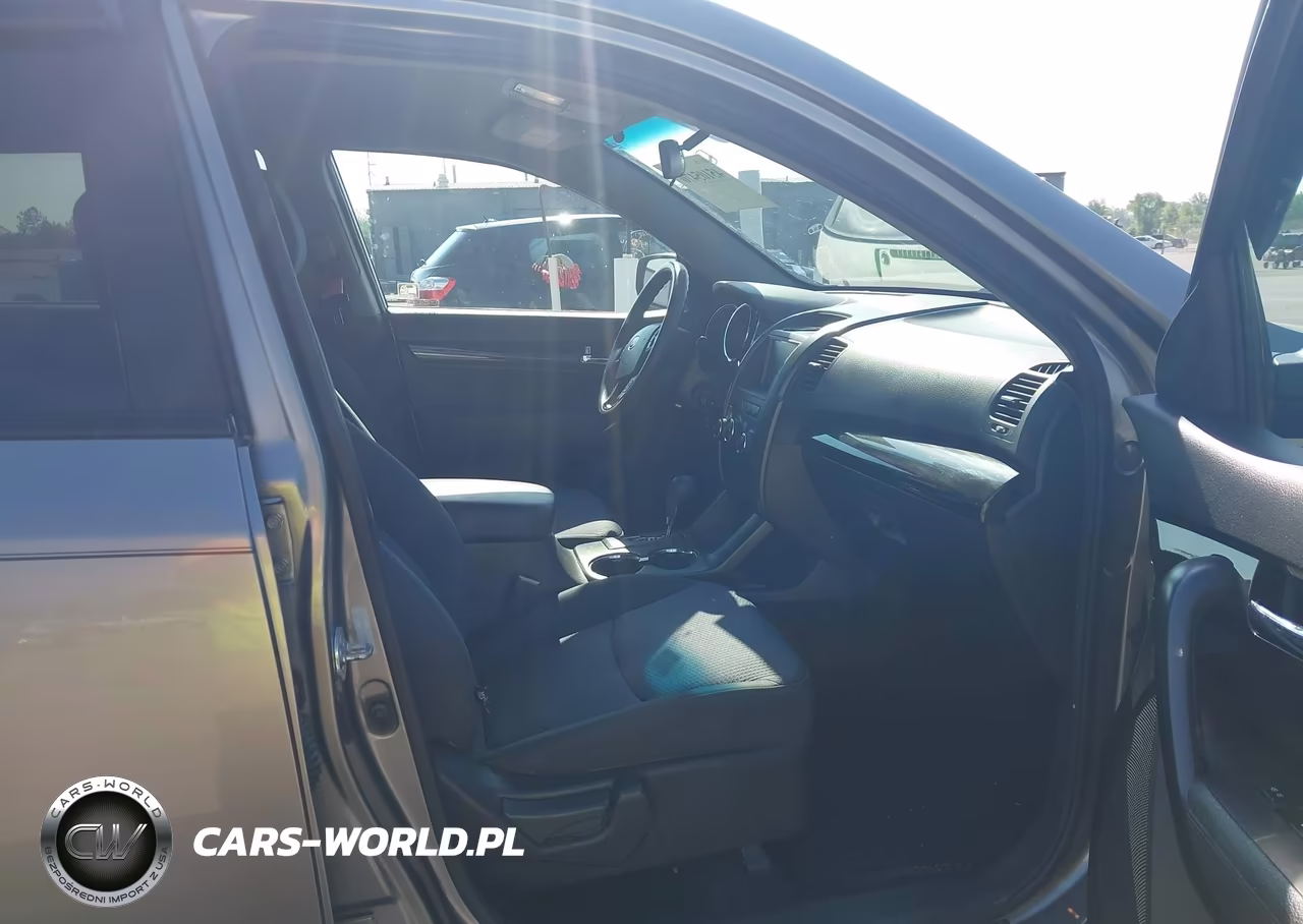 2012 Kia Sorento Lx VIN:5XYKT3A11CG216897 - 5