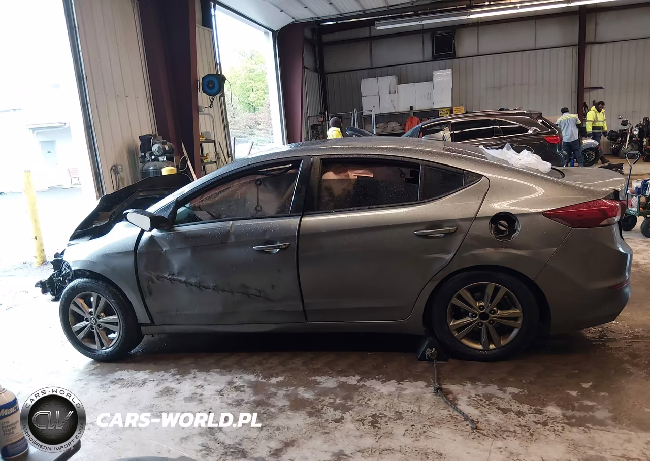 2018 Hyundai Elantra Value Edition VIN:5NPD84LF2JH392629 - 14