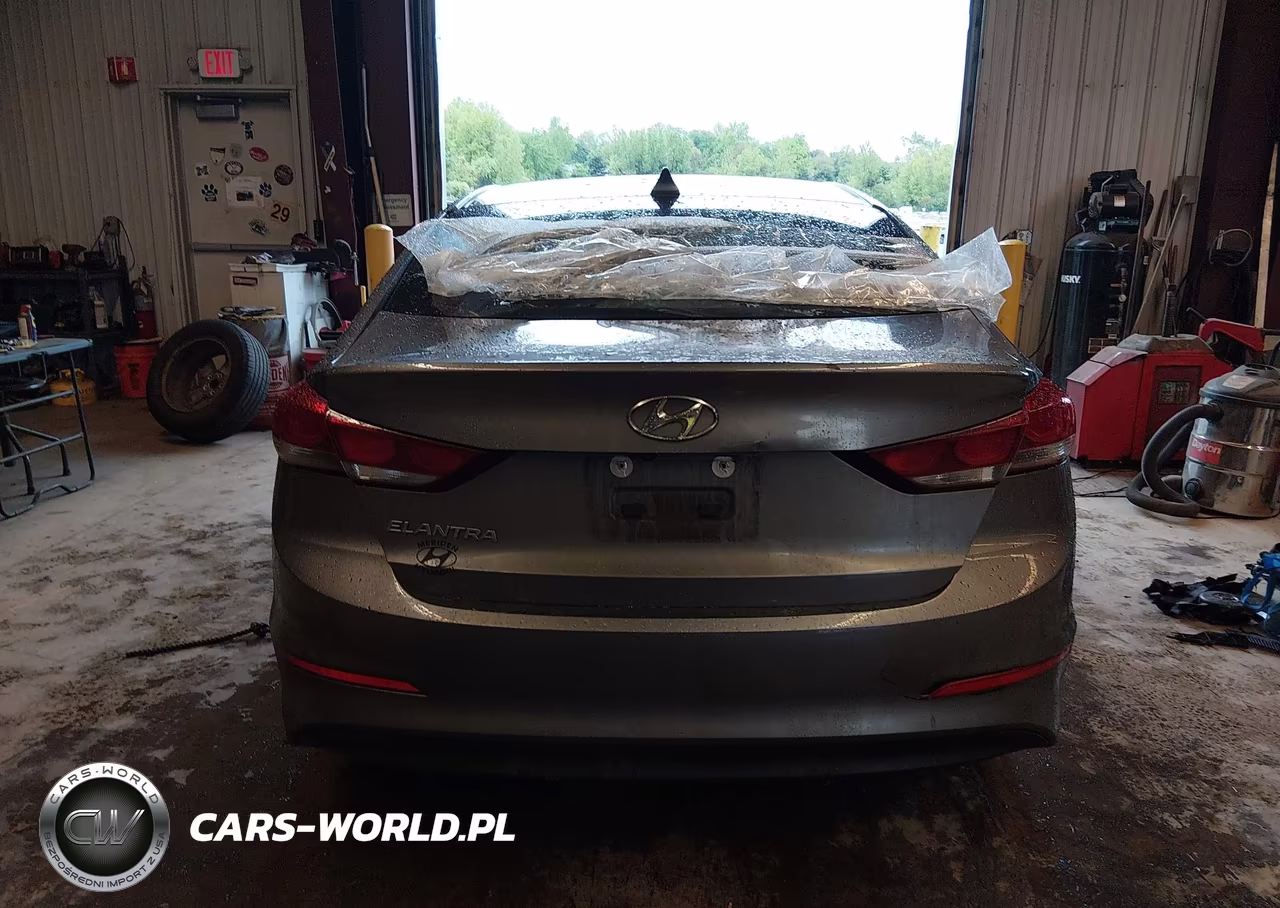 2018 Hyundai Elantra Value Edition VIN:5NPD84LF2JH392629 - 16