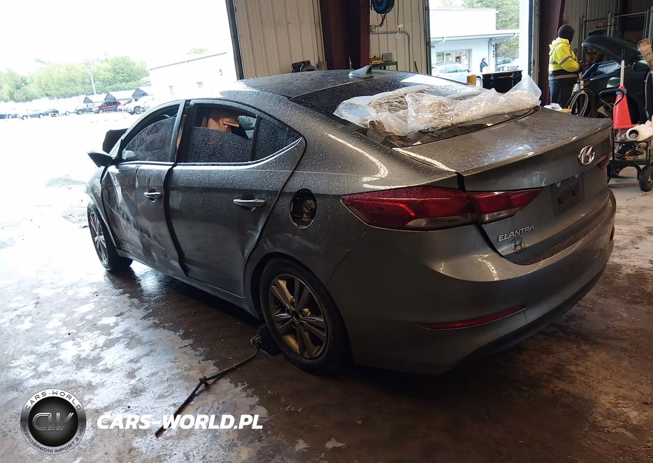 2018 Hyundai Elantra Value Edition VIN:5NPD84LF2JH392629 - 3