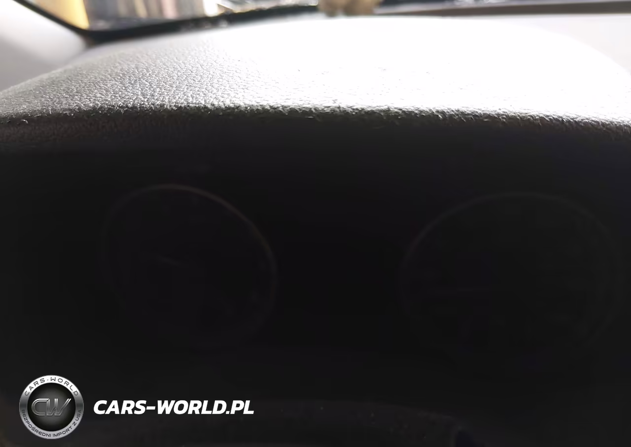2018 Hyundai Elantra Value Edition VIN:5NPD84LF2JH392629 - 7