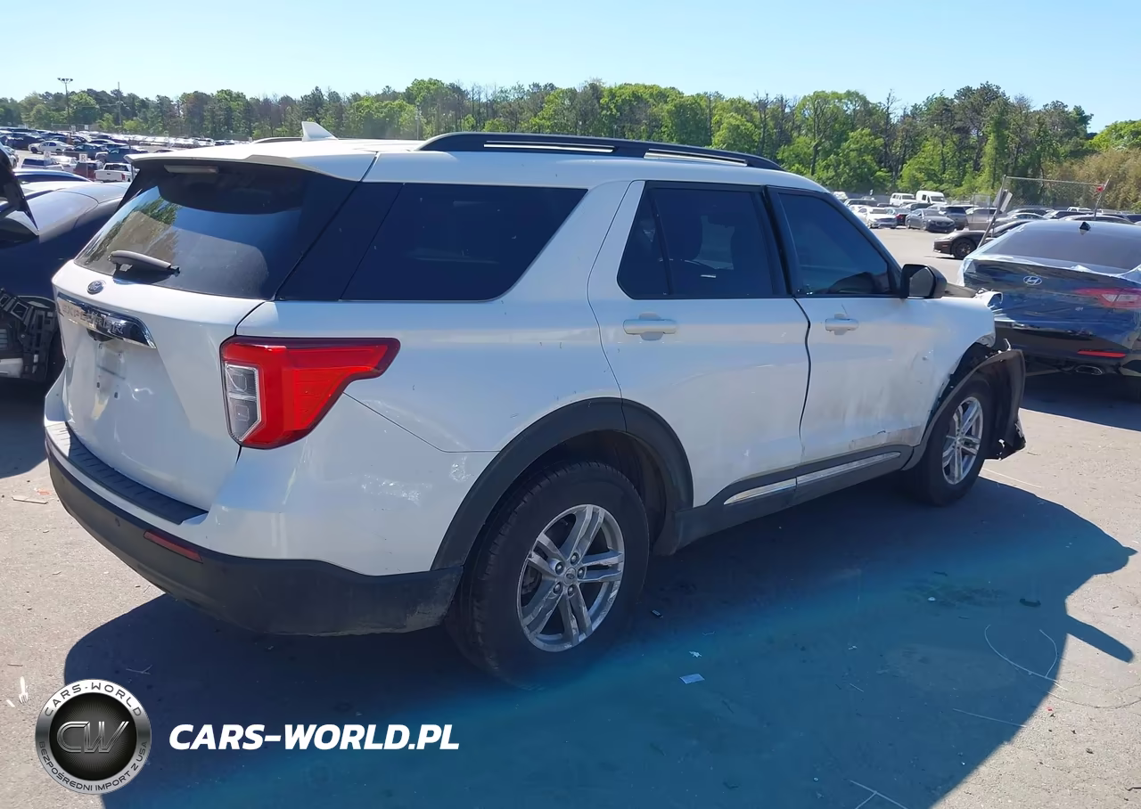 2022 Ford Explorer Xlt VIN:1FMSK8DH5NGC18043 - 4