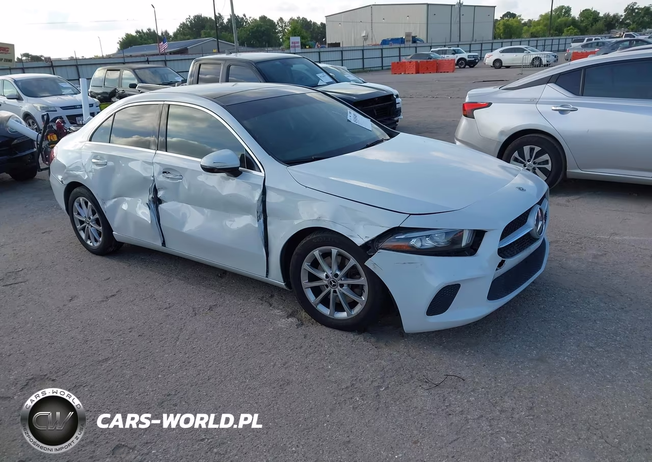 2020 Mercedes-Benz A 220 – zdjęcie 1 z 15