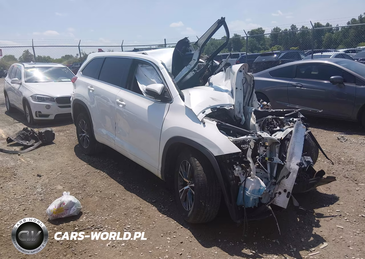 2018 Toyota Highlander Le – zdjęcie 1 z 16