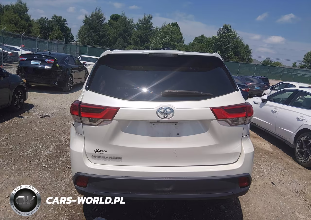 2018 Toyota Highlander Le VIN:5TDZARFH5JS035802 - 16