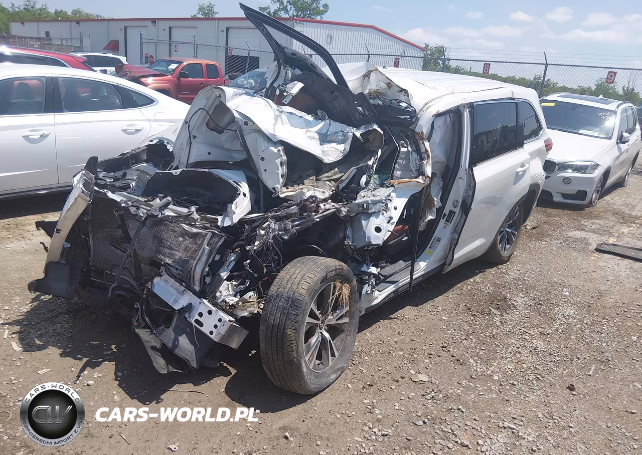 2018 Toyota Highlander Le VIN:5TDZARFH5JS035802 - 2