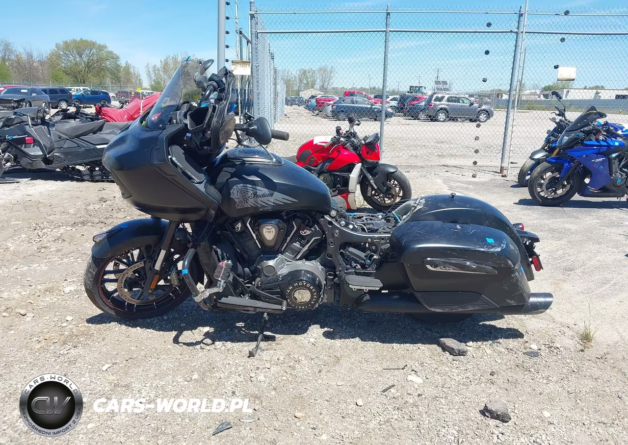 2020 Indian Motorcycle Co. Challenger Dark Horse VIN:56KLCDRR7L3386524 - 13