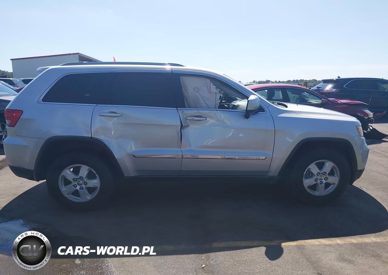 2011 Jeep Grand Cherokee Laredo VIN:1J4RS4GG7BC588227 - 13