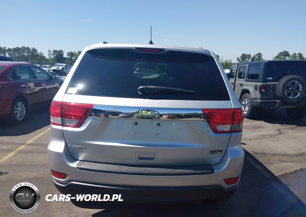 2011 Jeep Grand Cherokee Laredo VIN:1J4RS4GG7BC588227 - 16