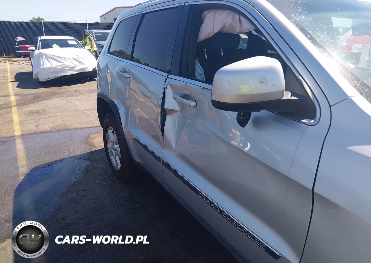 2011 Jeep Grand Cherokee Laredo VIN:1J4RS4GG7BC588227 - 6