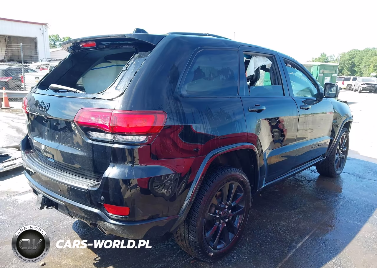 2020 Jeep Grand Cherokee Altitude 4X4 VIN:1C4RJFAG6LC275877 - 4